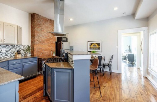 Over-the-Rhine Apartment | OTR Penthouse: Walk Everywhere & FREE Parking