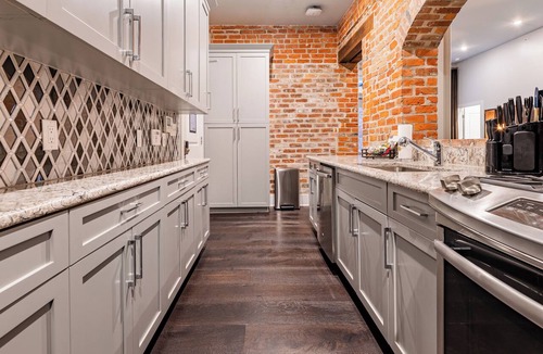 Central Business District Apartment | 🌙 Oversized Downtown Condo with Private Terrace🌙 - The Crescent
