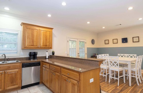 Oxford Condo | Oxford Blue by Apex Short Term Stays