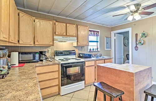 Oxford Cottage | Oxford Home on Private Land < 7 Mi to Dtwn!