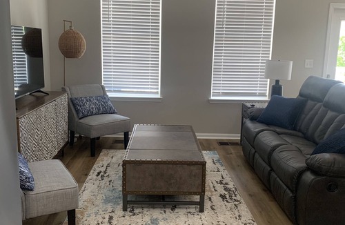 Oxford House | Oxford Townhouse 4 Bedrooms 4 Bathrooms with Garage