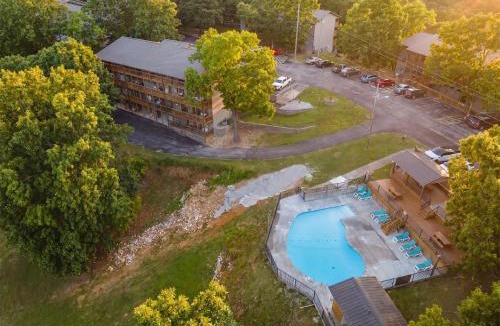 Notch Estates House | Ozark Skyline Retreat