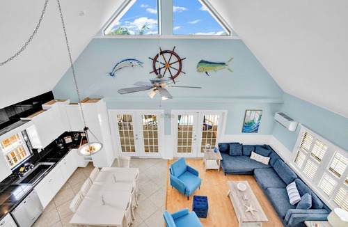 Marathon House | P78 - Charming 3 bedroom 2 bath home in Sombrero Beach with dock and pool