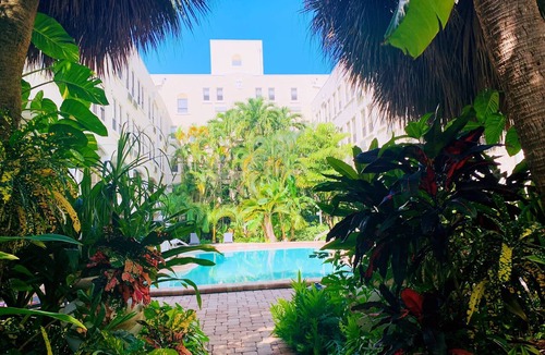 Palm Beach Condo | 🏝 Palm Beach Island Condo-Hotel King One Bedroom Close to Beach 🏖