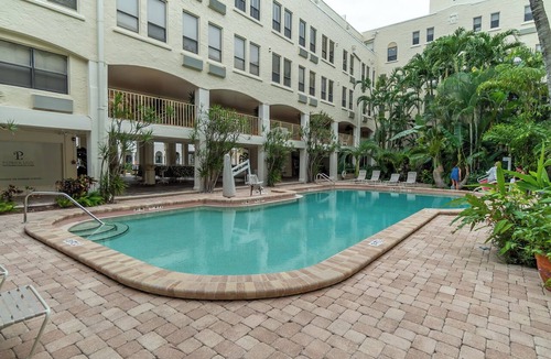 Palm Beach Condo | 🏝 Palm Beach Island Condo-Hotel King One Bedroom Close to Beach 🏖