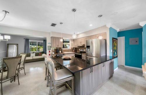 North Corals House | Palm Paradise-Seaside Home w Heated Saltwater Pool