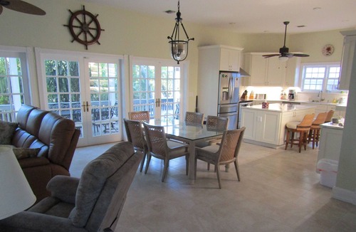 Truman Annex House | Palm Trees Ocean Breeze Key West FL