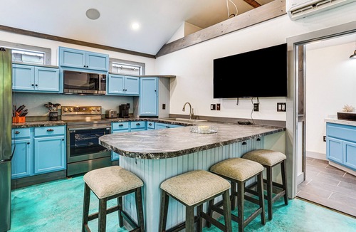 Glen Rose Apartment | Paluxy Riverfront Couple’s Studio on Over 2 Acres!