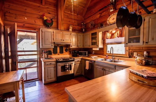 Blue Ridge Cabin | Panoramic mountain views with wrap around porch.