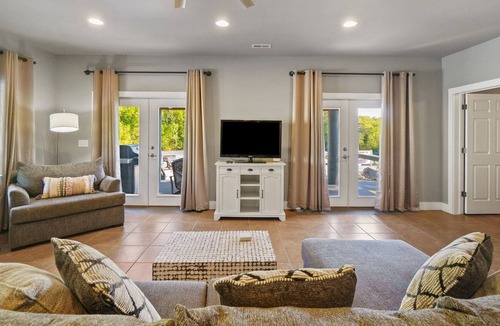 Jacksboro House | Paradise on Norris Lake
