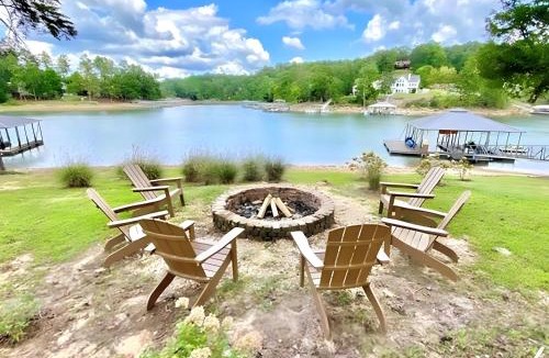 Double Springs Apartment | Paradise Point - 4BR Lakefront Haven Dock, Kayaks, & Cozy Firepit