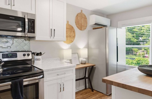 Franklin House | Pasture Bedtime - Great Location!