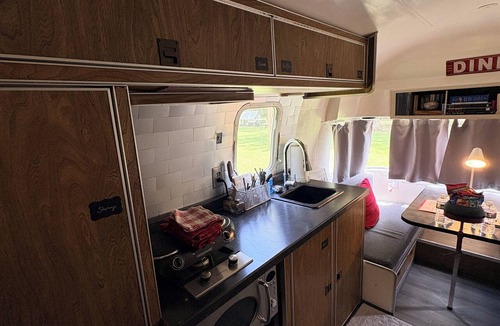 Fairhope House | Peaceful Airstream Fast WiFi Low Pet Fee FirePit Star Gazing Convenient