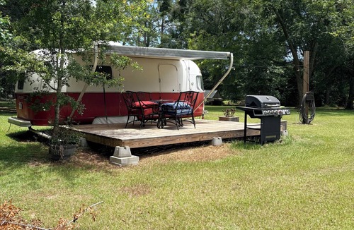 Fairhope House | Peaceful Airstream Fast WiFi Low Pet Fee FirePit Star Gazing Convenient