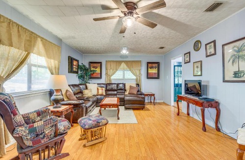 Jackson House | Peaceful Alabama Vacation Rental w/Large Deck