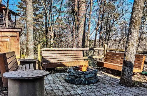 Epworth Cabin | Peaceful Blue Ridge Mtn Cabin-Gated, WiFi, Hot Tub, Fire Pit, Game Room