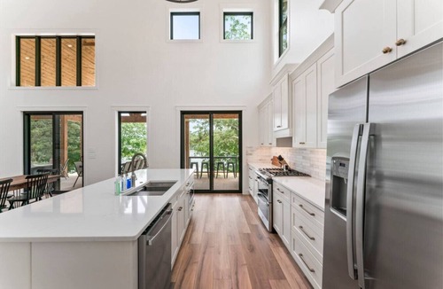 Harriman House | Peaceful Emory River Retreat w/Waterfront/Sleeps 12!