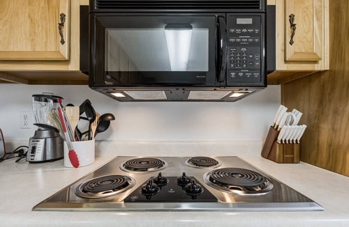 Wright House | Peaceful Fort Walton Home near Beaches & Dining
