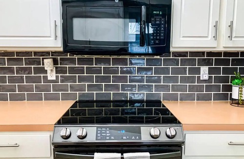 Alachua House | Peaceful Golf Stay 2BR/2BA – Gainesville/Alachua