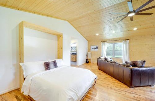 Purlear House | Peaceful Purlear Vacation Rental w/Creek Access!