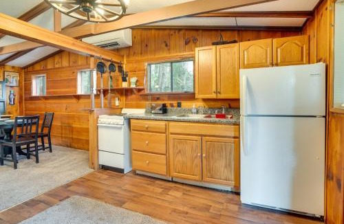 Warne House | Peaceful Warne Cabin: Fenced Yard & Screened Porch