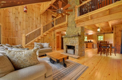 Olin House | Peaceful Wine Country Cottage w/Fire Pit in Olin!