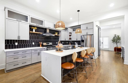 Peoplestown House | Peach State Escape – Luxe Stay with Outdoor Movies, Game Room Near Downtown