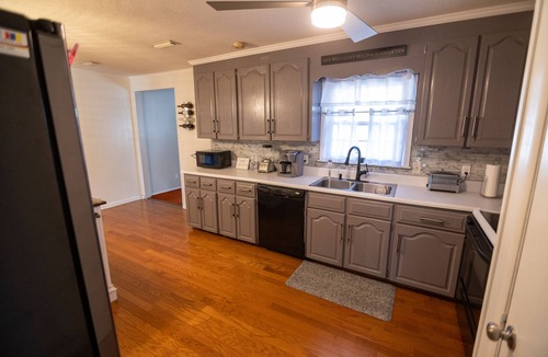 Ozark House | Pearl's Cove - 3 mins from Hwy 231 and 15 mins from Ft Rucker AL
