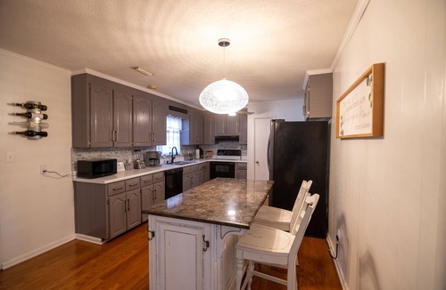 Ozark House | Pearl's Cove - 3 mins from Hwy 231 and 15 mins from Ft Rucker AL