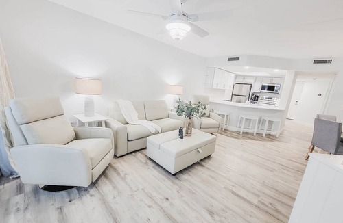 Ponce Inlet Apartment | Pelican Pointe Oceanfront Beach Condo Heated Pool