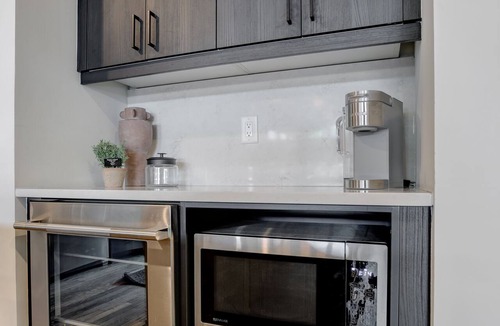 Castleberry Hill Apartment | Penthouse w Rooftop, Private Chef, Secure Parking