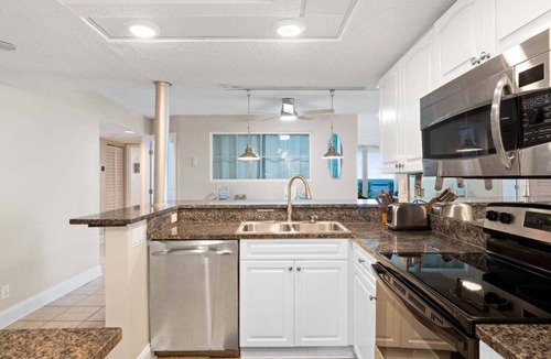 Ono Island Condo | Perdido Sun 216 | 4 Bdrm Corner Condo | Beachfront | Pools | Walk Everywhere | My Beach Getaways