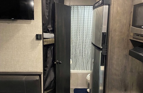 Flowood House | Perfect 1-bedroom recreational vehicle with AC in Brandon on the Reservoir