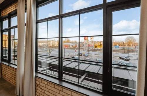 Rogers Apartment | Perfect for Couples-Walk Everywhere-Luxe Apt