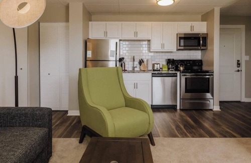Chatham-Arch Apartment | Perfect for Events | 3 Private Apts by Lucas Oil