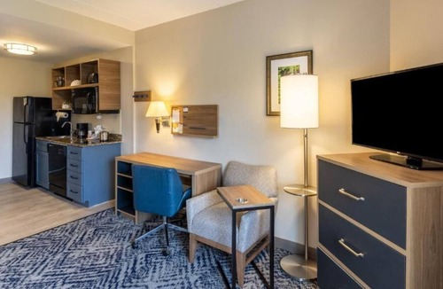 Okatie House | Perfect for Spending Quality Downtime, 2 Rooms, Minutes to Savannah Beach!