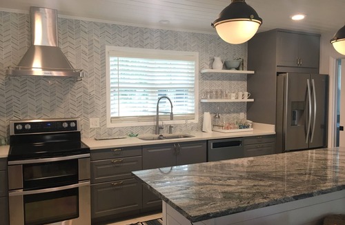 Jekyll Island House | Perfect Location! Select days 2nt min. Pool pass 💦 4 bikes. Family Ready! 🚲 🏝️