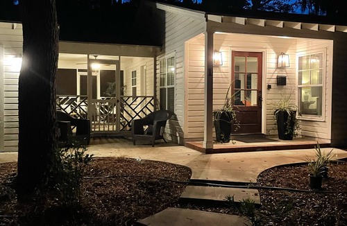 Jekyll Island House | Perfect Location! Select days 2nt min. Pool pass 💦 4 bikes. Family Ready! 🚲 🏝️