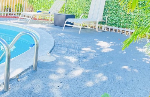 Riviera Beach House | Perfect relaxing 3B 2bth suite Pool/10 min from the beach