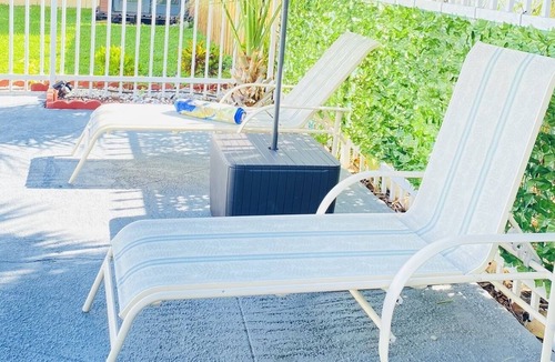 Riviera Beach House | Perfect relaxing 3B 2bth suite Pool/10 min from the beach