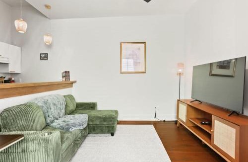 Faubourg Delachaise House | Perfectly Located 1 Bedroom I Uptown - Magazine St
