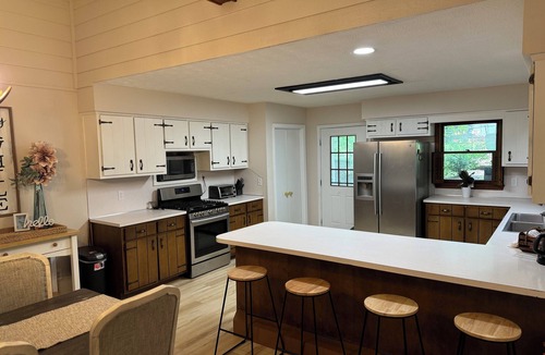 Shiloh Cabin | Perfectly Pink & Cozy 2-bedroom cabin in charming Waverly Hall