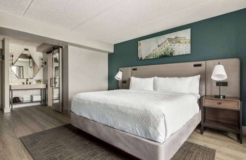 Westshore Hotel | Personal Oasis In Tampa | Free Airport Shuttle