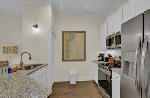 King City Condo | Pet Friendly, Updated 1 Bedroom Getaway at Ocean Suites