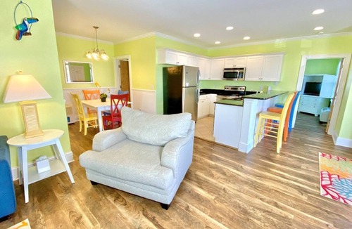 Atlantic Beach Hotel | Pet-friendly, 3 Blocks to Beach, Pool, #121
