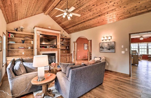 Abingdon House | Pet-Friendly Abingdon Abode w/Yard & Grill!
