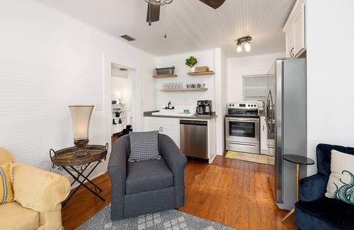 Saint Simons Island Cottage | Pet Friendly Cottage! One short block to beach-Walk to shops and dining!