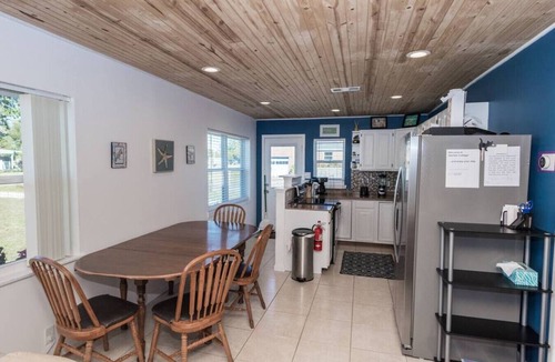 Panama City Apartment | Pet Friendly Cheerful home on Emerald Coast