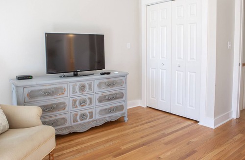 Seagrove Beach Cottage | Pet Friendly, Grove by the Sea cottage with Short Beach Walk: The SandBox