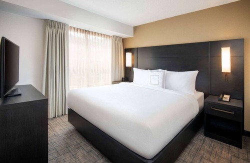 Town Center Hotel | Pet Friendly Hotel! 3 Spacious 2BR Suites with Private Kitchens, Free Breakfast!